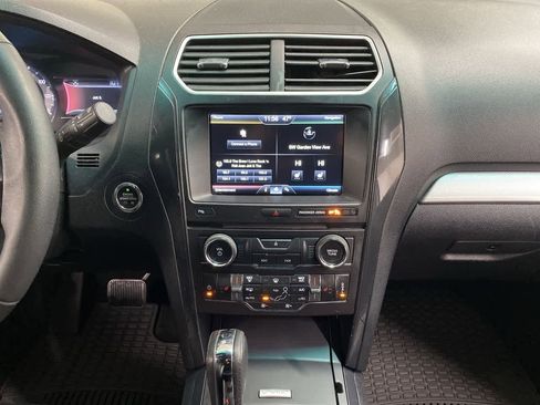 Used 2016 Ford Explorer XLT w/ Equipment Group 202A image 25