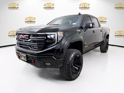 Used 2025 GMC Sierra 1500 AT4 w/ AT4 Premium Package AWD/4WD image 3