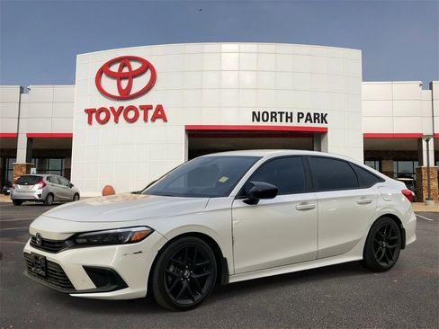 Used 2024 Honda Civic Sport image 1