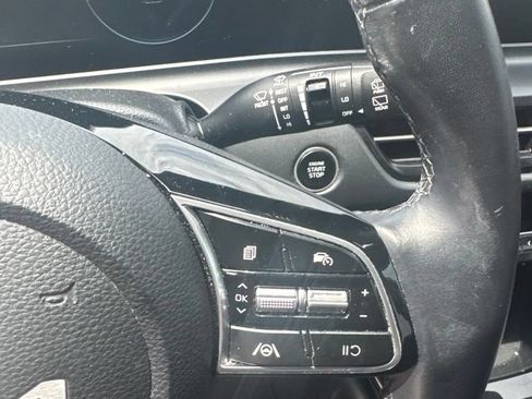 Certified 2024 Kia Seltos EX FWD image 16