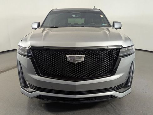 Used 2024 Cadillac Escalade Sport w/ LPO, ONYX Package image 3