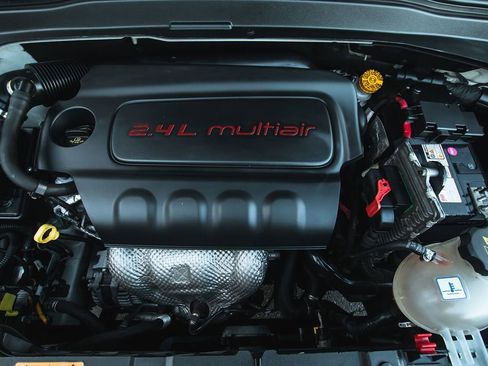 Used 2016 Jeep Renegade Latitude image 21