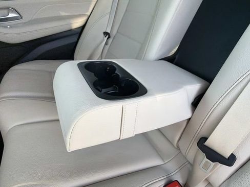 Used 2025 Mercedes-Benz GLE 350 4MATIC image 19