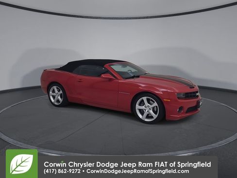 Used 2013 Chevrolet Camaro SS RWD image 2