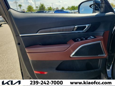 Certified 2024 Kia Telluride EX w/ EX Captain's Chair Package FWD image 24