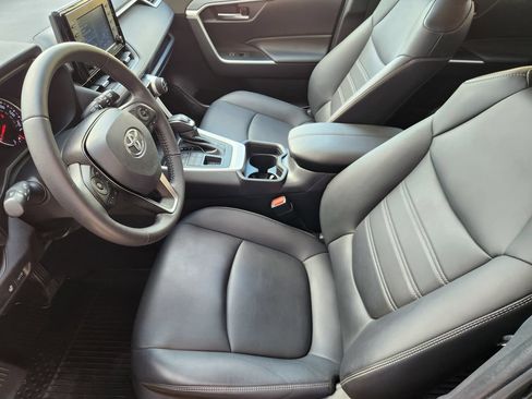 Used 2021 Toyota RAV4 XLE Premium AWD/4WD image 13