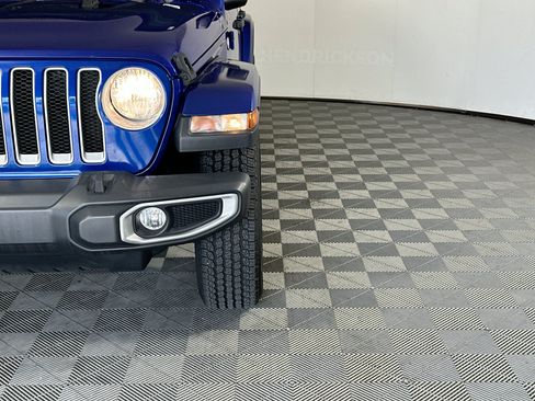 Used 2019 Jeep Wrangler Unlimited Sahara AWD/4WD image 9