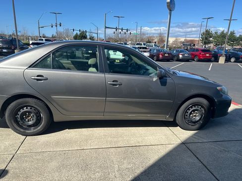 Used 2005 Toyota Camry LE image 5