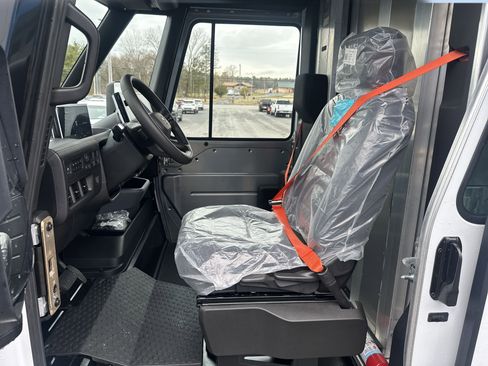 New 2025 Chevrolet Brightdrop 600 image 4