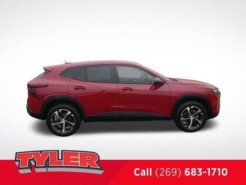 New 2026 Chevrolet Trax RS w/ Driver Confidence Package FWD image 9