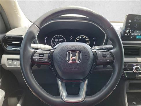 Used 2025 Honda Pilot EX-L image 18