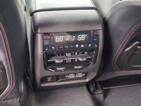 Used 2023 Jeep Grand Cherokee Summit image 34