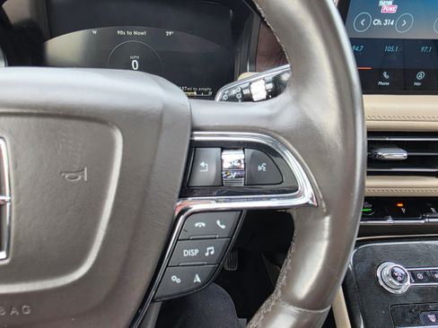 Used 2022 Lincoln Nautilus Reserve w/ Equipment Group 201A image 15