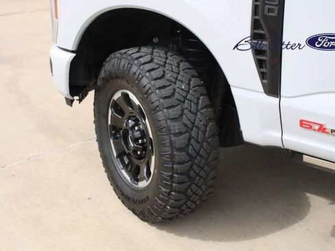Used 2026 Ford F350 Platinum w/ Tremor Off-Road Package image 9