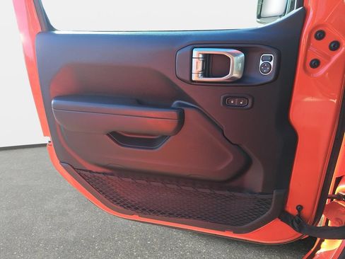 Certified 2023 Jeep Wrangler Unlimited Rubicon w/ Cold Weather Group AWD/4WD image 26