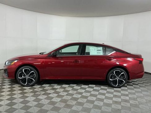 New 2025 Nissan Altima 2.5 SR w/ SR Premium Package image 4