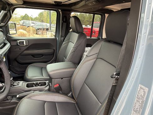 New 2026 Jeep Gladiator Sport image 17