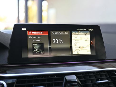 Used 2018 BMW 530i RWD image 25