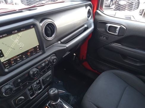 Used 2018 Jeep Wrangler Unlimited Sahara AWD/4WD image 21