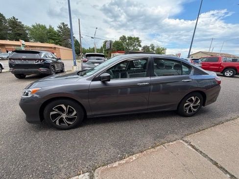 Used 2016 Honda Accord LX image 4