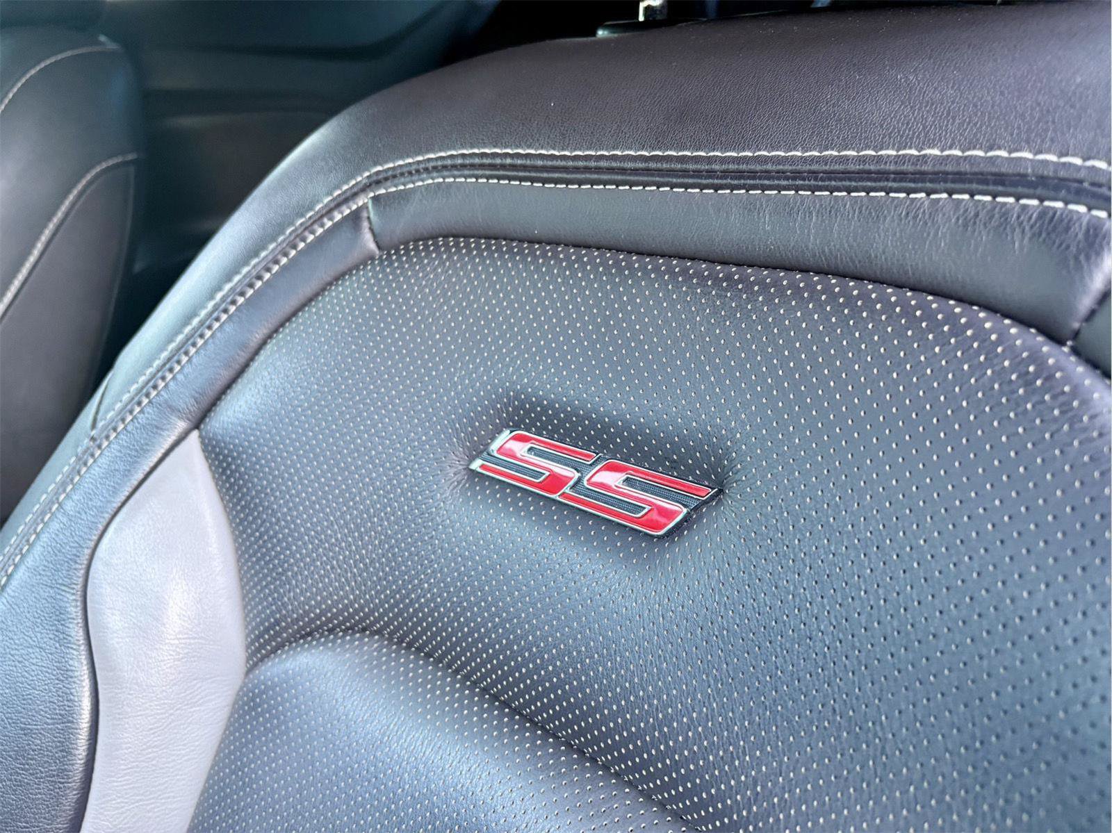 Used 2017 Chevrolet Camaro SS RWD image 11