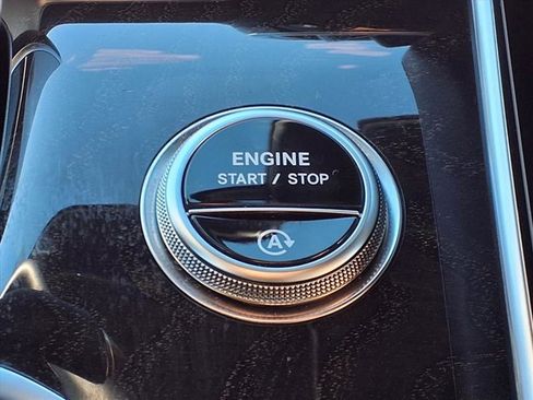 Used 2025 Mercedes-Benz GLC 300 image 25