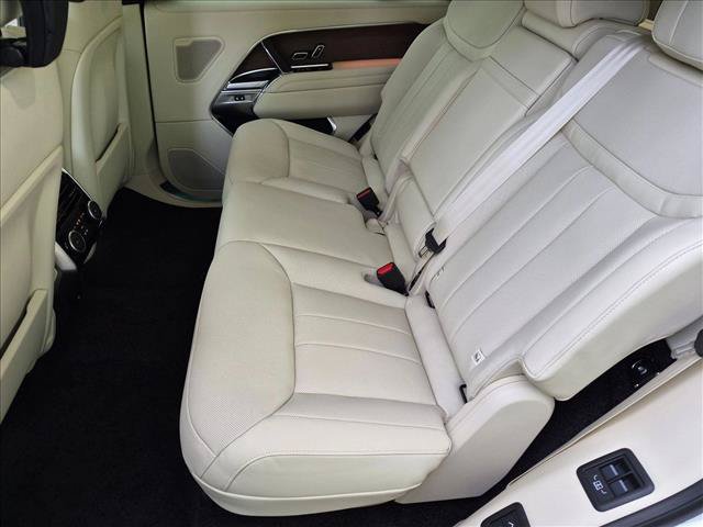New 2026 Land Rover Range Rover Long Wheelbase SE AWD/4WD image 15