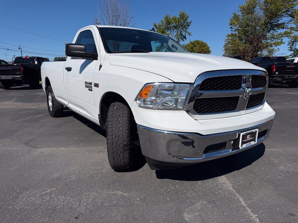 Used 2022 RAM 1500 Classic SLT AWD/4WD image 3