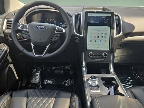 Certified 2024 Ford Edge Titanium w/ Equipment Group 301A AWD/4WD image 3