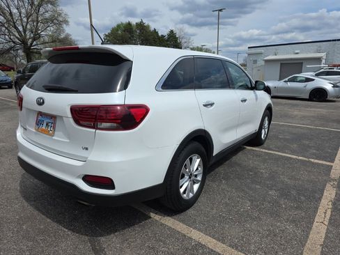 Used 2019 Kia Sorento LX image 5