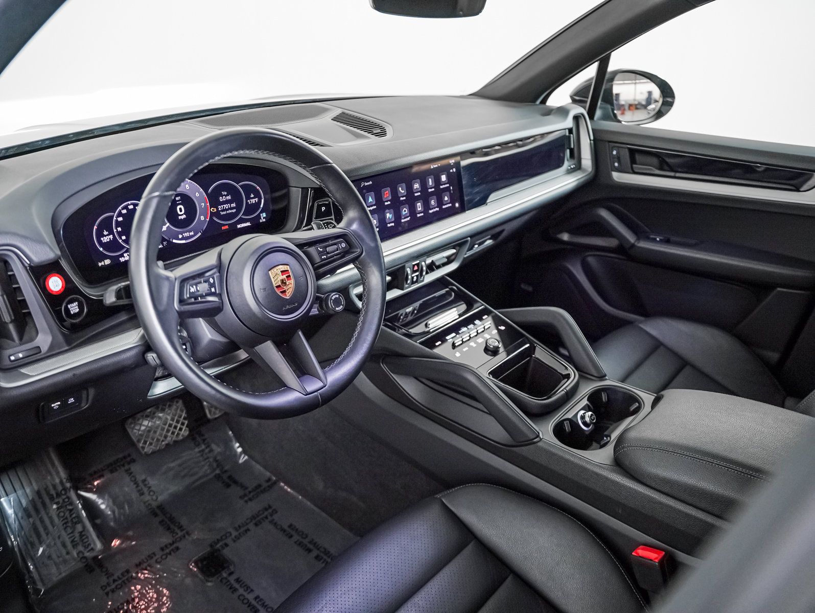 Certified 2024 Porsche Cayenne w/ Premium Package AWD/4WD image 4