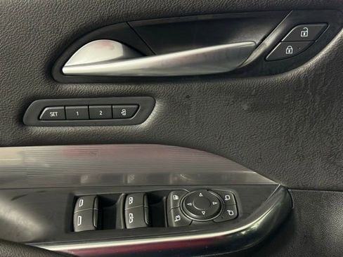 Certified 2025 Cadillac XT4 Premium Luxury image 12