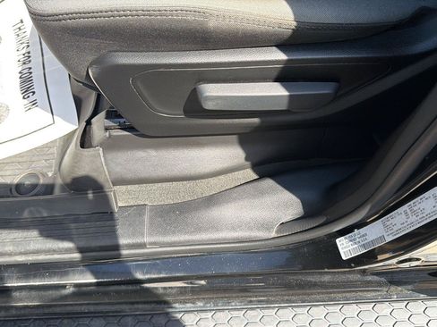 Used 2022 RAM 1500 Big Horn AWD/4WD image 10