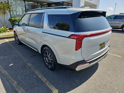 New 2026 Kia Carnival SX image 3