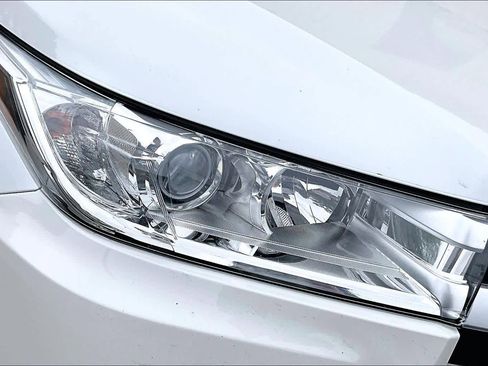 Used 2017 Toyota Highlander XLE AWD/4WD image 27