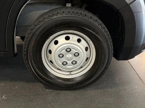 Used 2023 RAM ProMaster 2500 w/ Driver Convenience Group image 12