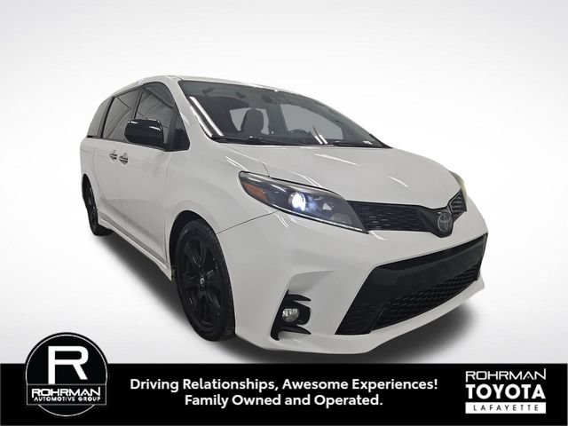 Used 2020 Toyota Sienna SE Premium w/ Nightshade Edition FWD image 9