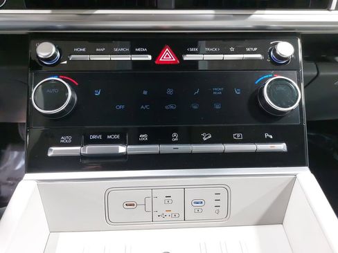 Used 2025 Hyundai Santa Fe SEL AWD/4WD image 22