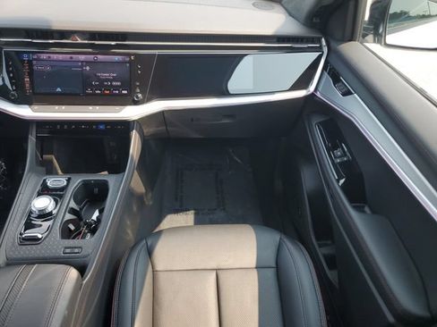 Used 2024 Jeep Wagoneer Launch Edition AWD/4WD image 19