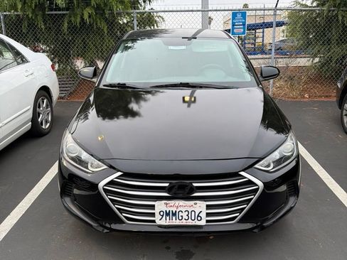 Used 2017 Hyundai Elantra SE FWD image 1