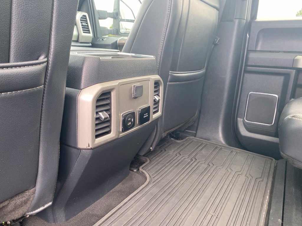 Used 2022 Ford F250 Lariat w/ Lariat Ultimate Package AWD/4WD image 33