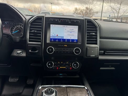 Used 2020 Ford Expedition Limited image 25