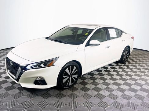 Used 2021 Nissan Altima 2.5 SL FWD image 4