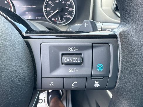 Used 2023 Nissan Rogue SV FWD image 25