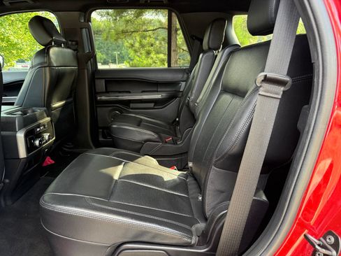 Used 2020 Ford Expedition XLT w/ Equipment Group 201A RWD image 38