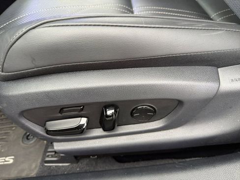 Certified 2025 Lexus ES 300h w/ Technology Package FWD image 16