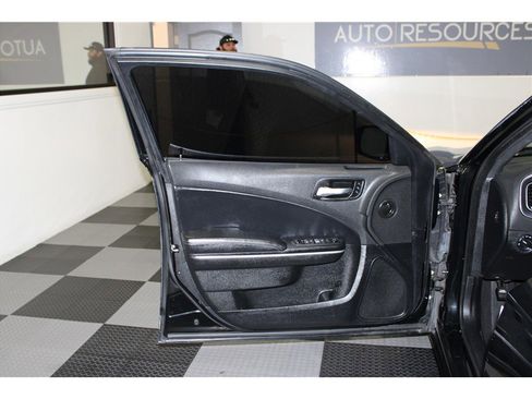 Used 2020 Dodge Charger SXT w/ Leather Interior Group image 11