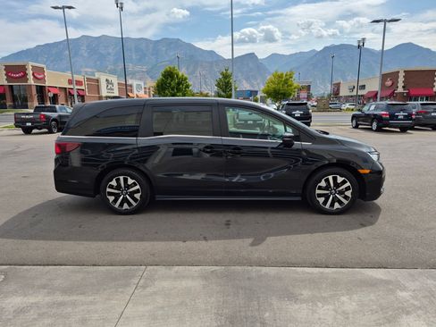 Used 2025 Honda Odyssey EX-L image 2