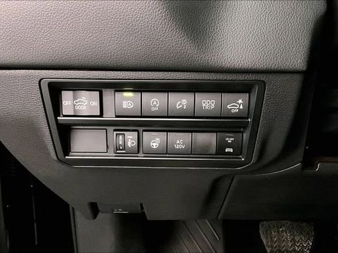 Used 2023 Toyota Tundra Limited AWD/4WD image 38