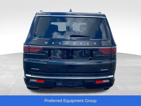 Used 2023 Jeep Wagoneer Series III w/ Preferred Equipment Group AWD/4WD image 4